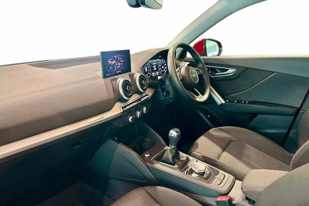 Audi Q2 35 Tfsi Sport VU24DYJ Red #2