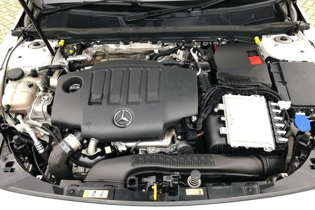 Mercedes-Benz A Class A180d 2.0 Amg Line Executive KN23YLG White #5