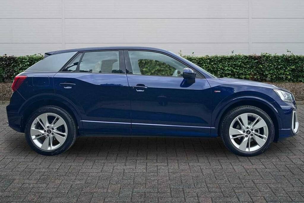 Audi Q2 35 Tfsi S Line S Tronic FP22CVC Blue #4