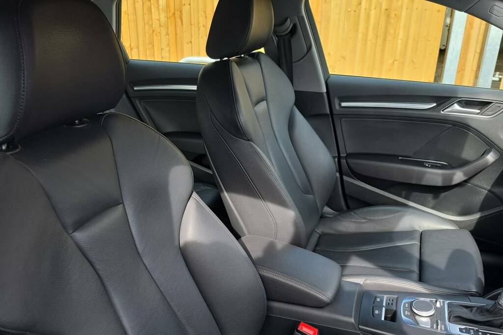 Audi A3 35 Tfsi Sport S Tronic VN69WRT Blue #5