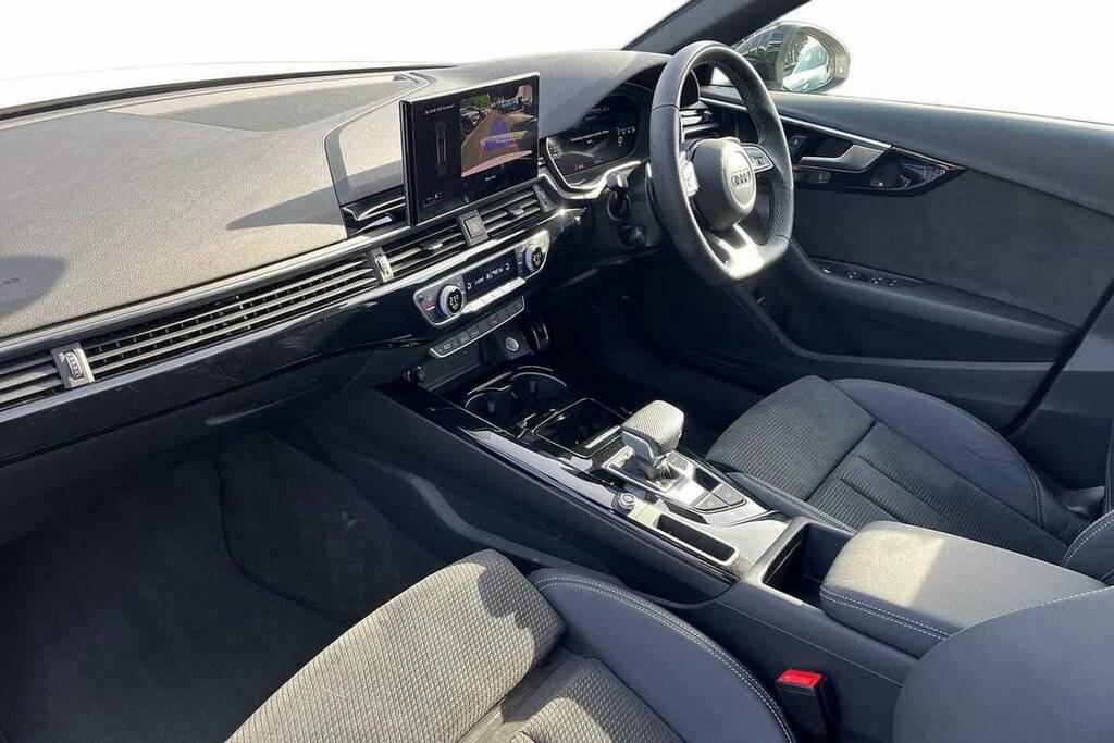Audi A4 Avant 35 Tfsi Black Edition S Tronic White #2