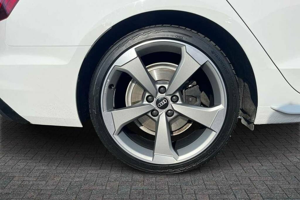 Audi A4 Avant 35 Tfsi Black Edition S Tronic White #5