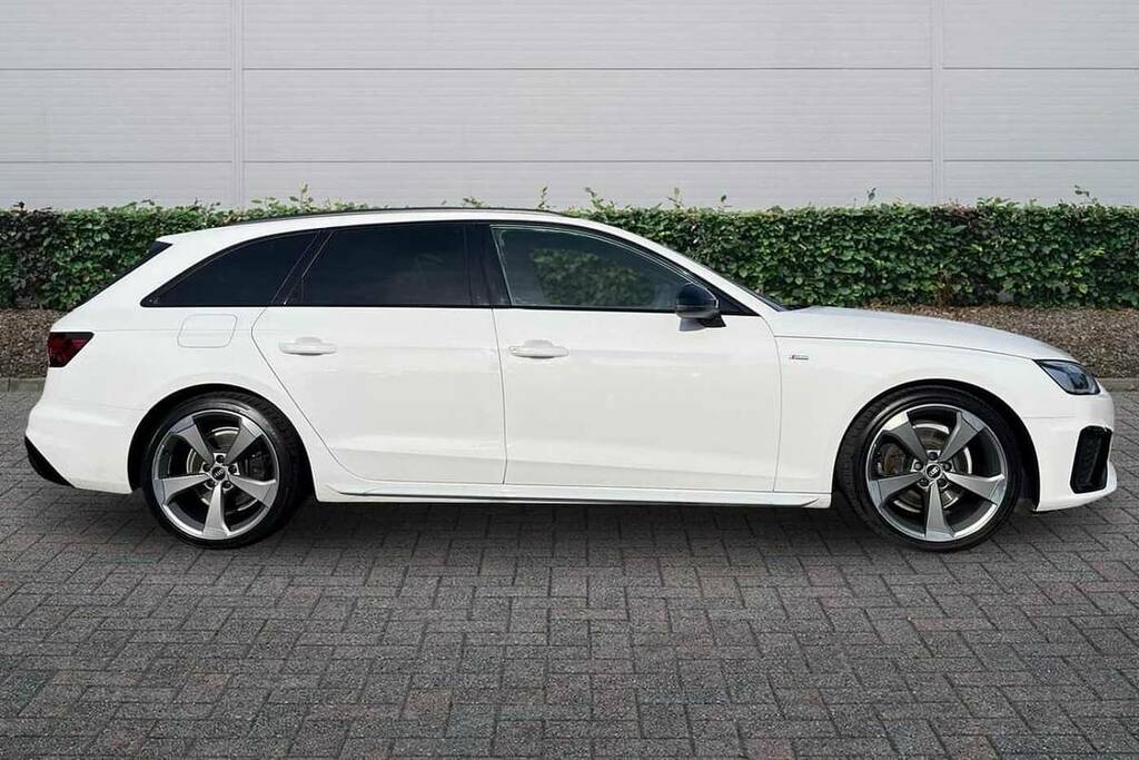 Audi A4 Avant 35 Tfsi Black Edition S Tronic White #4