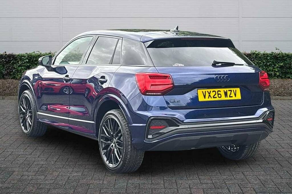 Audi Q2 35 Tfsi Black Edition S Tronic VX26WZV Blue #3