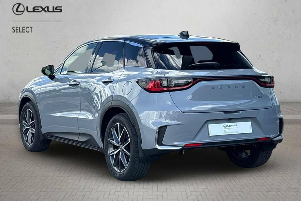 Lexus LBX 1.5 Premium Plus Design E-cvt Black #4