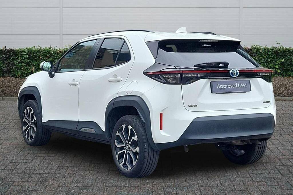 Toyota Yaris Cross 1.5 Hybrid Design Cvt BF73TSZ White #2