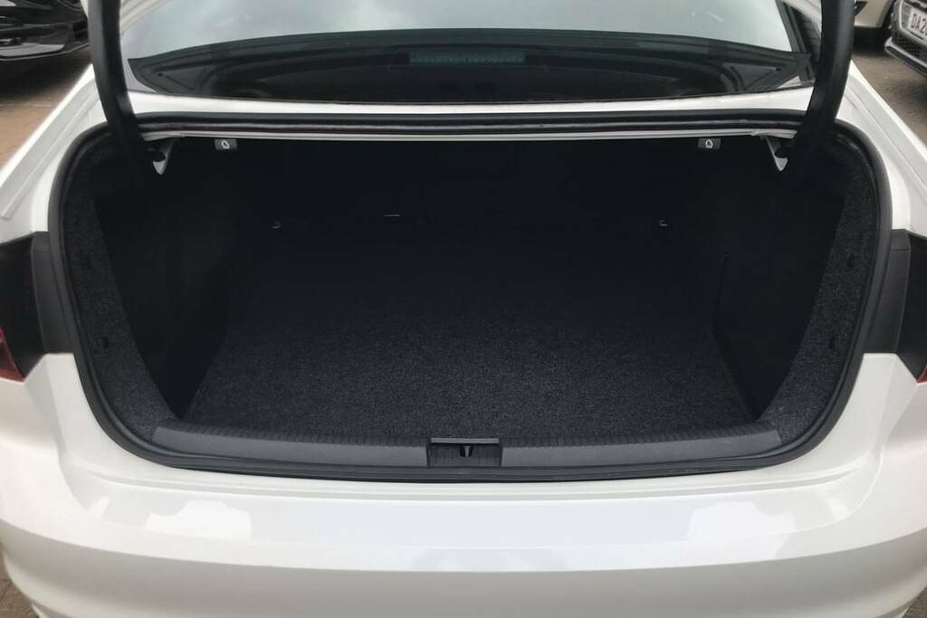 Volkswagen Jetta 2.0 Tdi 150 Gt Dsg White #2