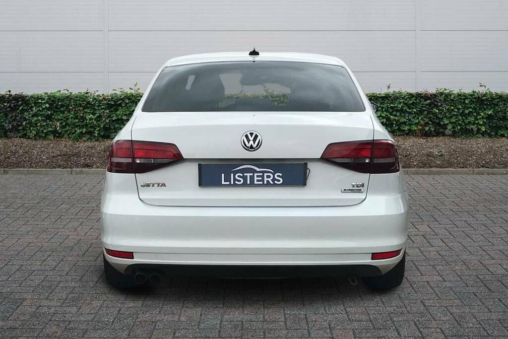 Volkswagen Jetta Gt White #7