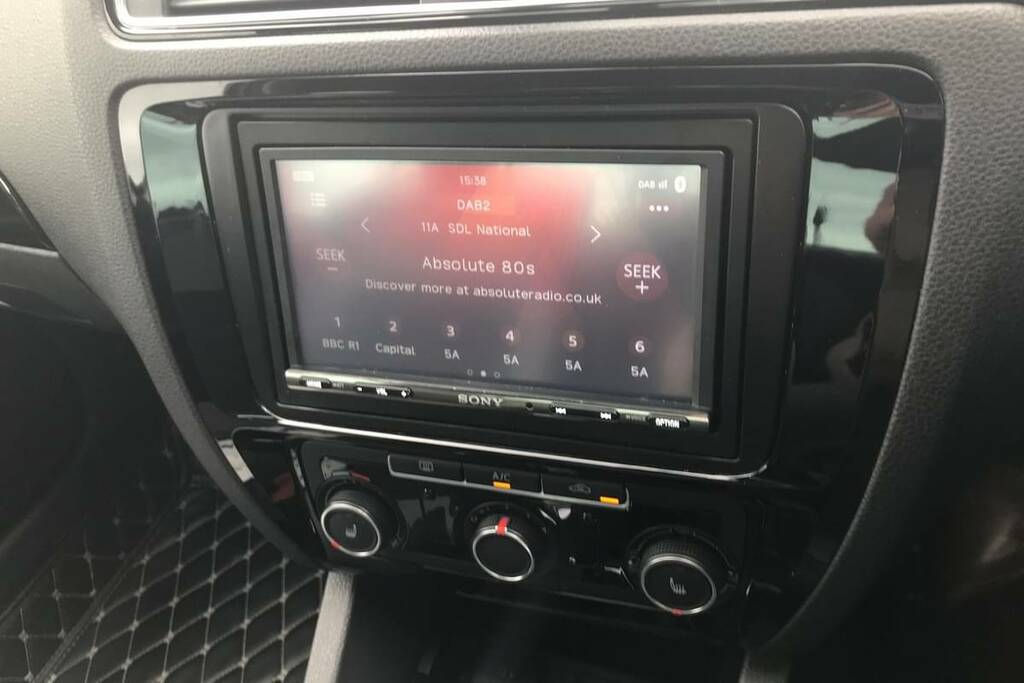 Volkswagen Jetta 2.0 Tdi 150 Gt Dsg White #3