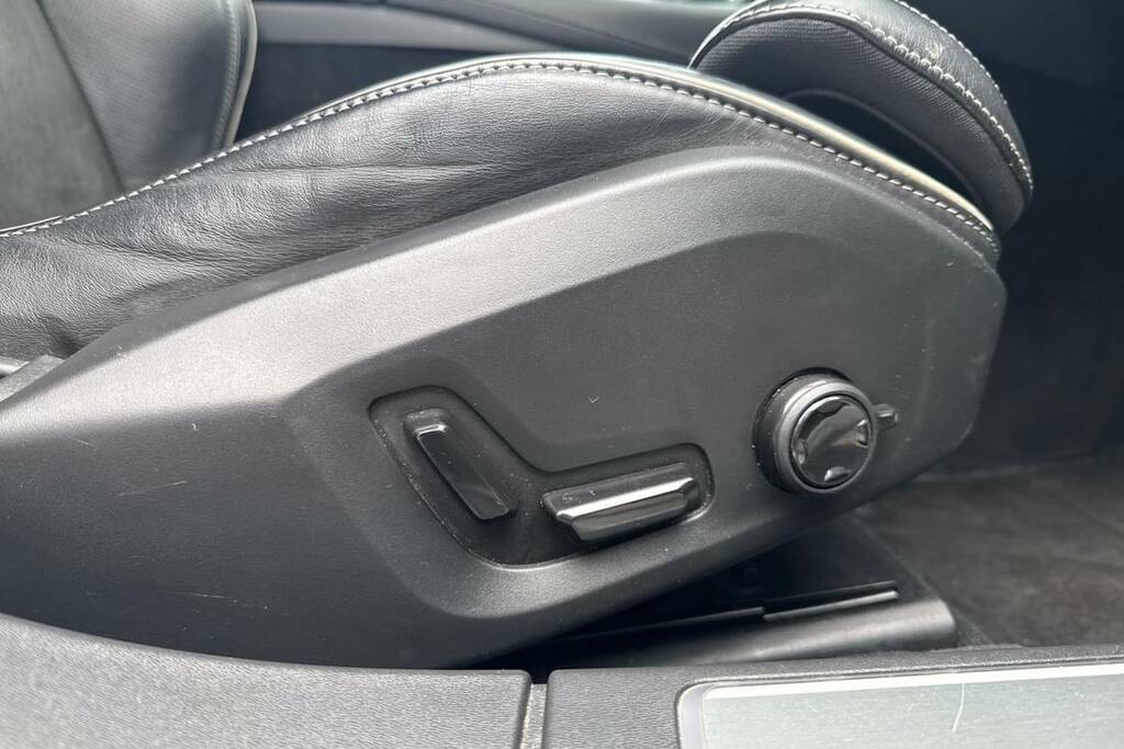 Volvo V90 2.0 T4 R Design Plus Geartronic YY69LFJ Black #6