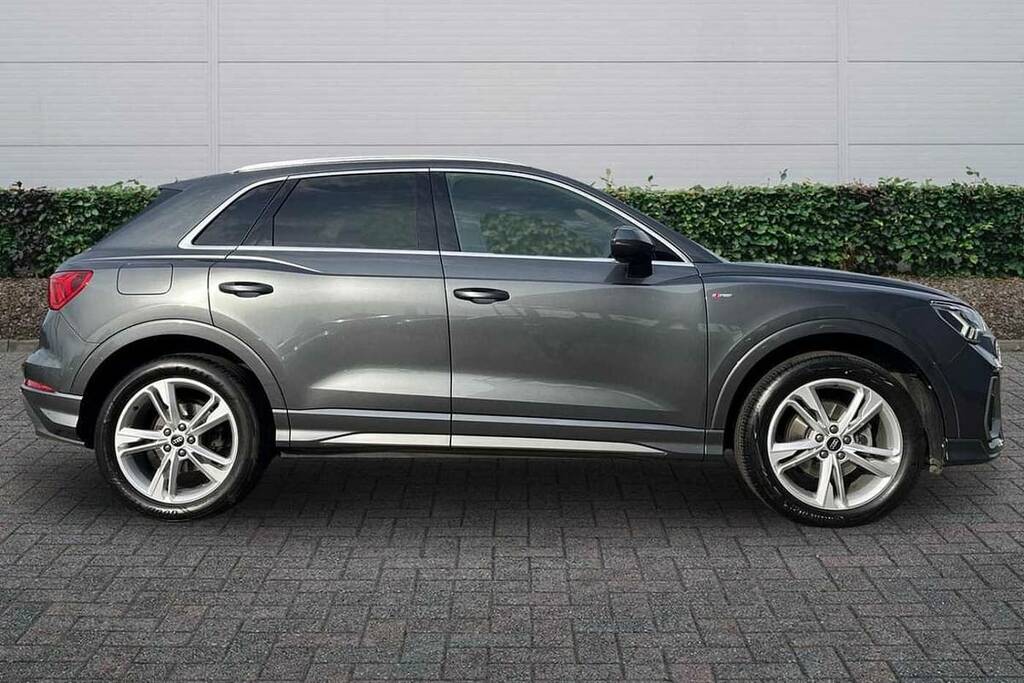 Audi Q3 35 Tfsi S Line BD22RKN Grey #4