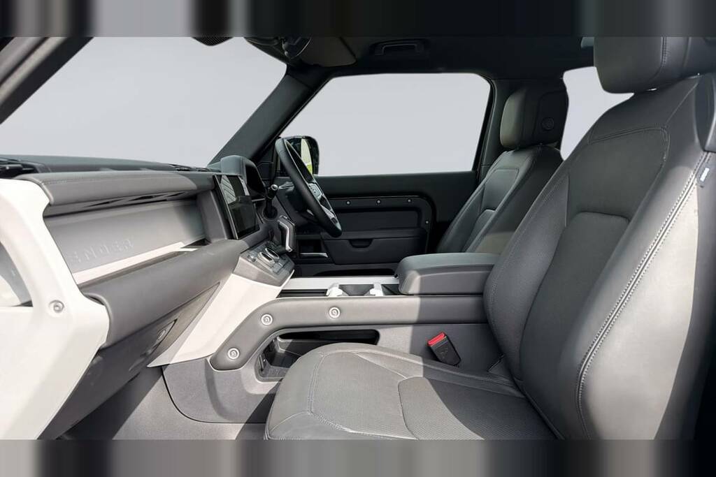 Land Rover Defender 90 3.0 D250 X-dynamic Hse 90 VK74YLG Black #3
