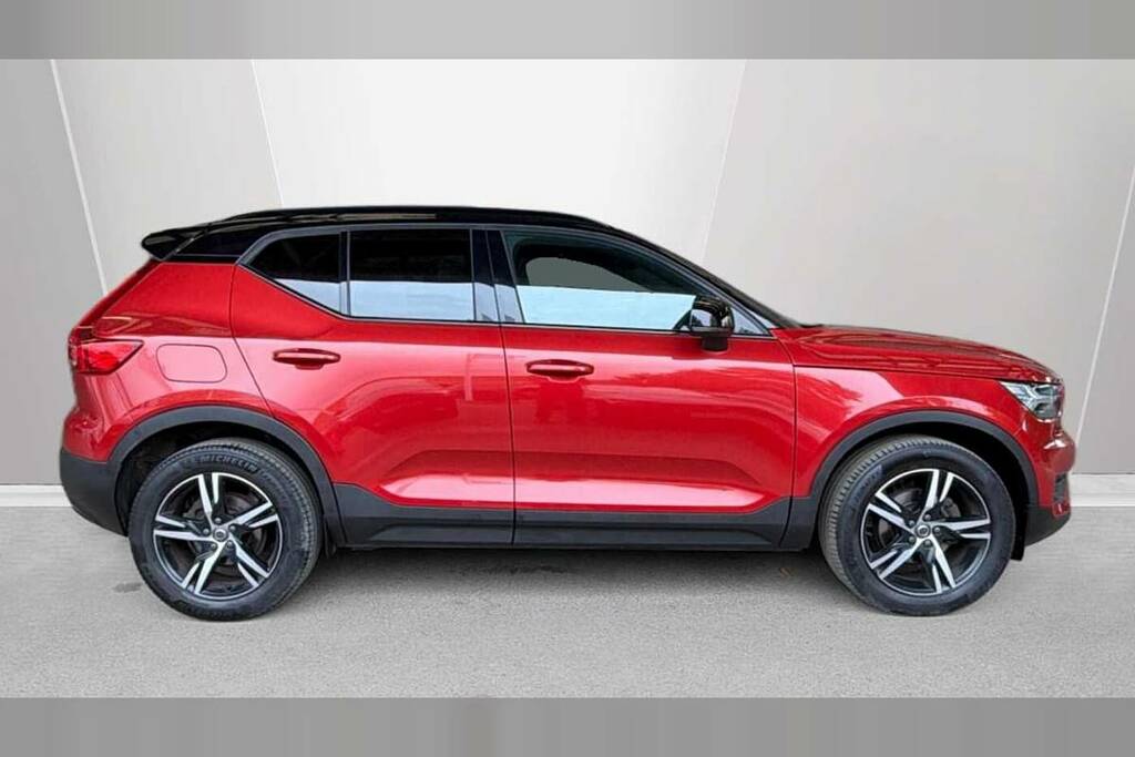 Volvo XC40 1.5 T3 163 R Design Geartronic PK22CCA Red #2