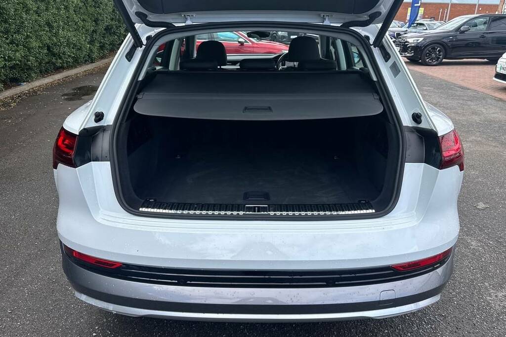 Audi E-tron 230Kw 50 Quattro 71Kwh Technik ND70LPV White #2