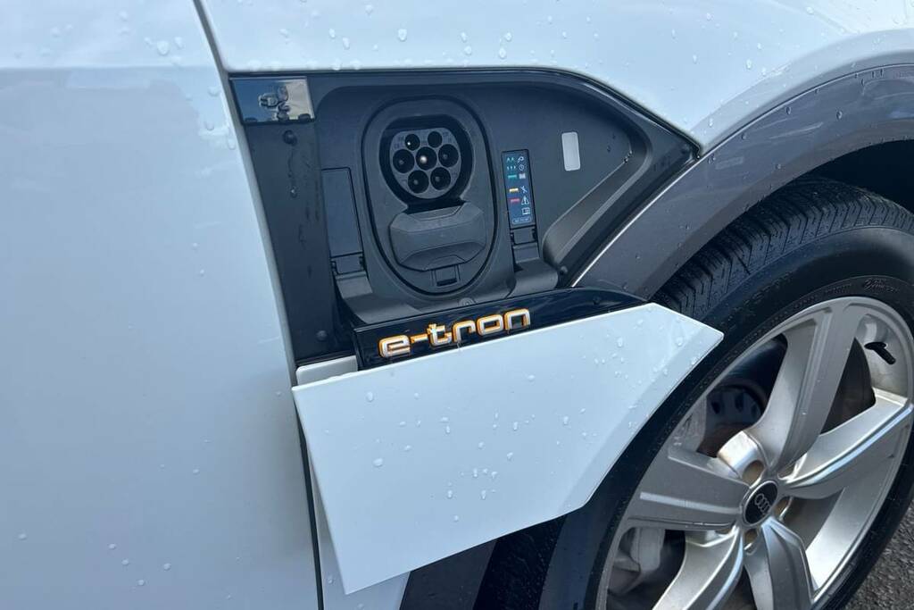 Audi E-tron 230Kw 50 Quattro 71Kwh Technik ND70LPV White #5