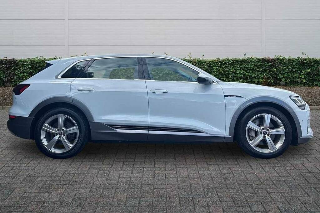 Audi E-tron 230Kw 50 Quattro 71Kwh Technik White #4