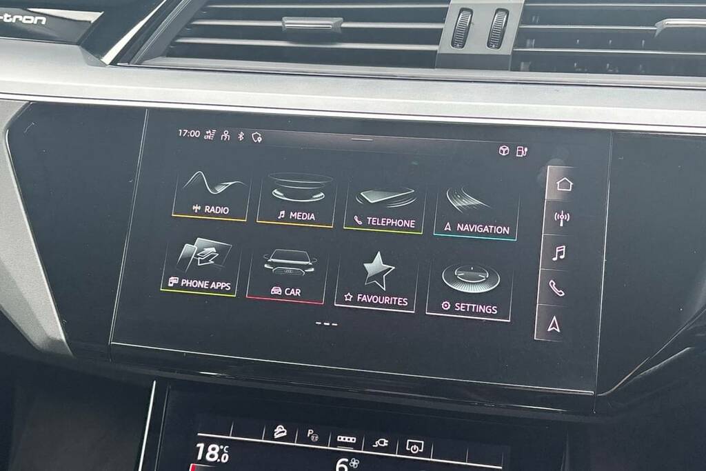 Audi E-tron 230Kw 50 Quattro 71Kwh Technik ND70LPV White #3