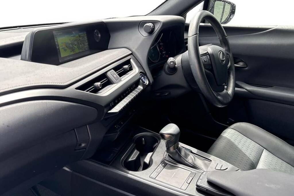 Lexus UX 250H 2.0 Cvt Premium Sport Edition HY72URD Green #5