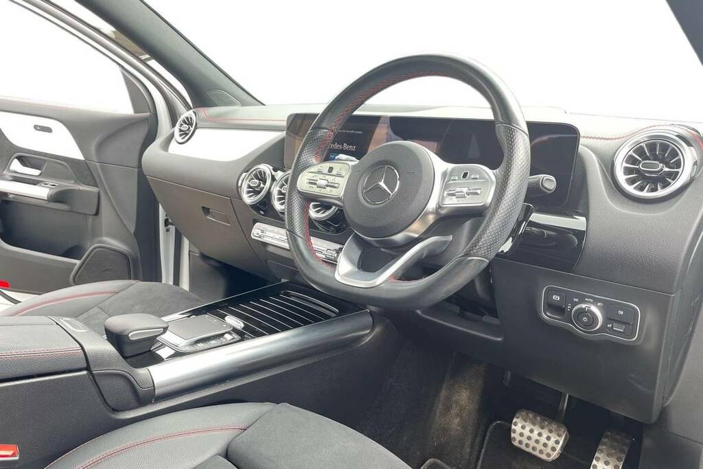 Mercedes-Benz EQA 350 4M 215Kw Amg Line Premium 66.5Kwh White #4