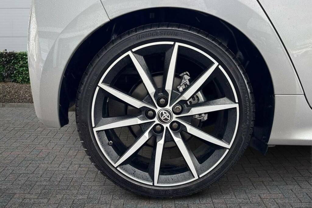 Toyota Yaris 1.5 Hybrid 130 Gr Sport Cvt FV25KBJ Silver #5