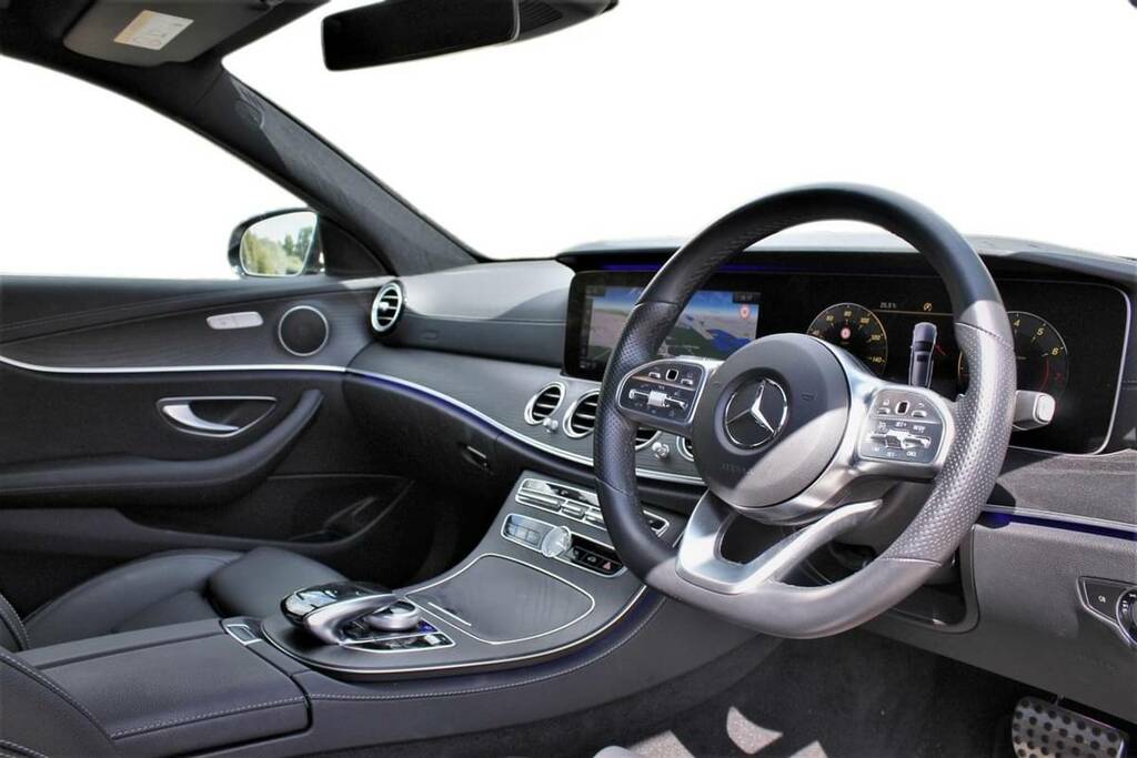 Mercedes-Benz E Class E200 Amg Line Edition 9G-tronic FV70NFY White #4