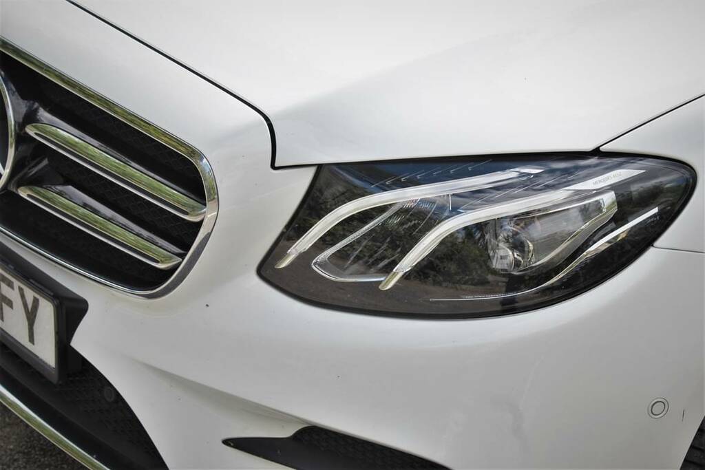 Mercedes-Benz E Class E200 Amg Line Edition 9G-tronic FV70NFY White #6