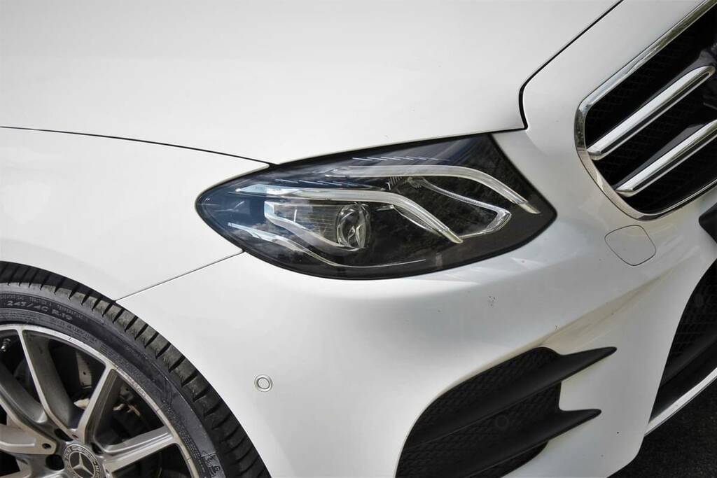 Mercedes-Benz E Class E200 Amg Line Edition 9G-tronic FV70NFY White #5