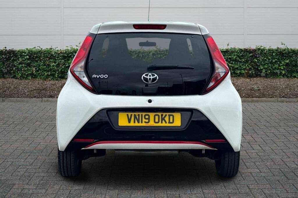 Toyota Aygo 1.0 Vvt-i X-trend VN19OKD White #4