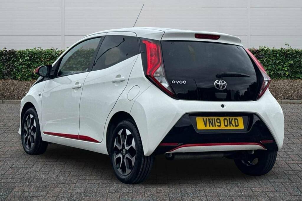 Toyota Aygo 1.0 Vvt-i X-trend VN19OKD White #2