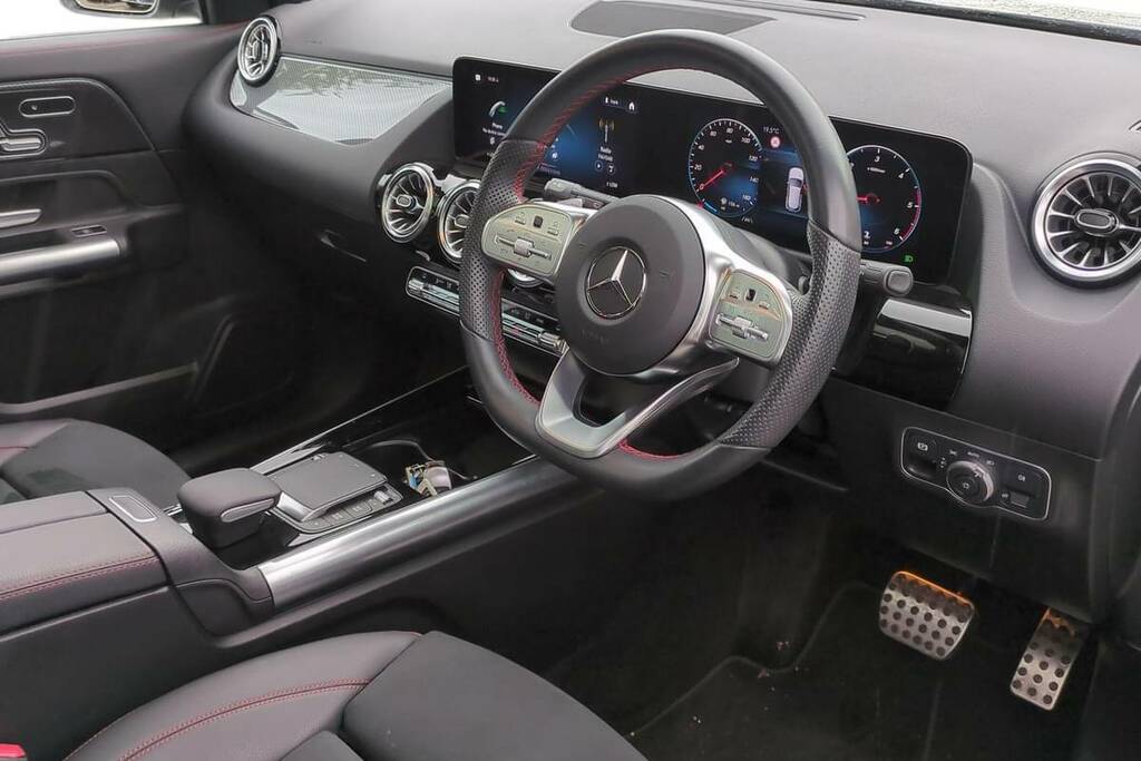 Mercedes-Benz GLA Class 220D 4Matic Amg Line Prem Night Ed KN23TXE White #4