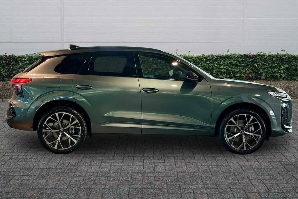 Audi Q3 1.5 E-hybrid Edition 1 S Tronic Green #4
