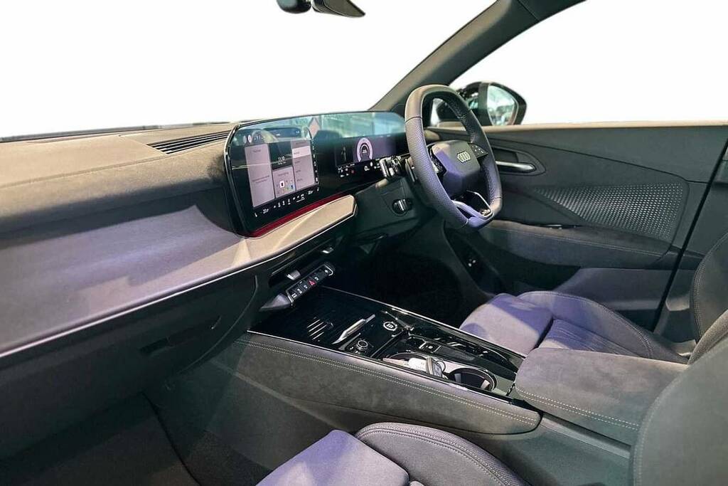 Audi Q3 1.5 E-hybrid Edition 1 S Tronic Green #2