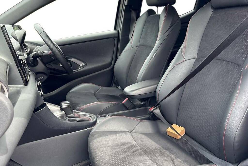 Toyota Yaris 1.5 Hybrid 130 Gr Sport Cvt GY24NLN Grey #6