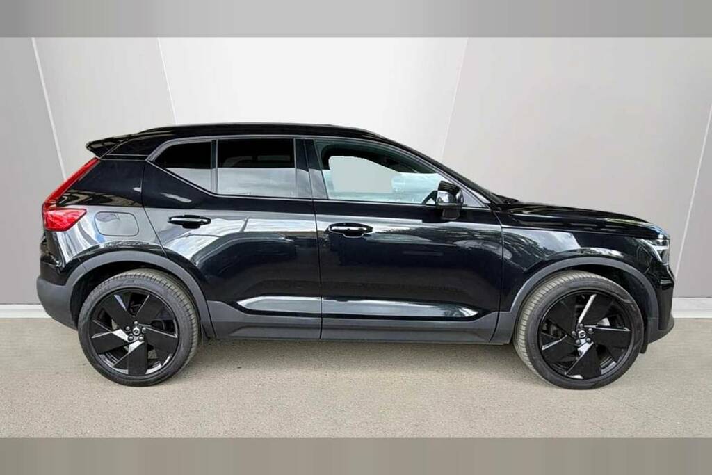 Volvo XC40 2.0 B3p Plus Black Edition RE25KLX Black #2