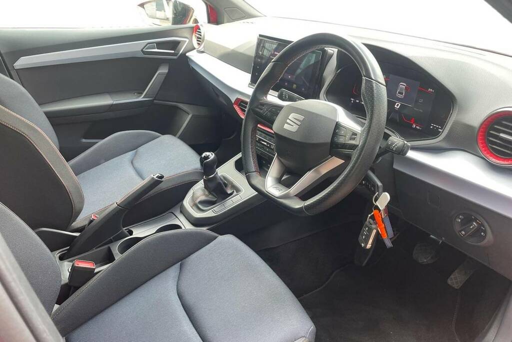 Seat Ibiza 1.0 Tsi 95 Fr BG24DRZ Red #4