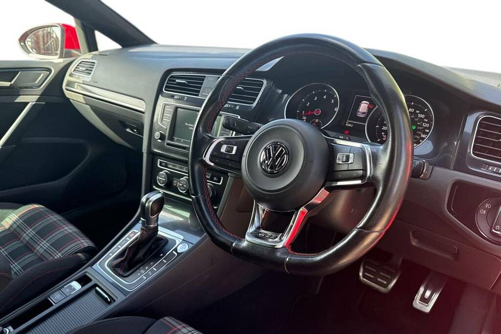 Volkswagen Golf 2.0 Tsi Gti Dsg Performance Pack Red #4