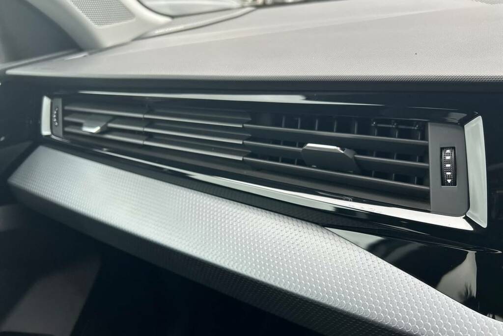 Audi A1 30 Tfsi Citycarver S Tronic VK70VHW Grey #6