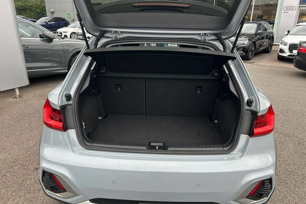 Audi A1 30 Tfsi Citycarver S Tronic VK70VHW Grey #2