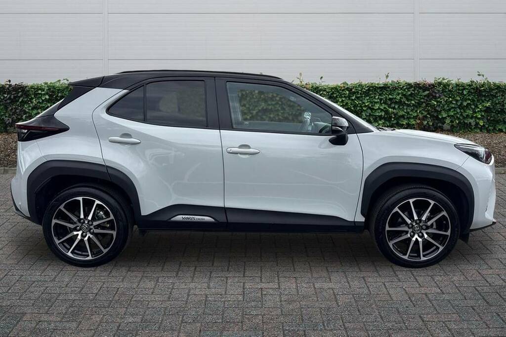 Toyota Yaris Cross 1.5 Hybrid 130 Gr Sport Cvt FV24XSE Grey #4