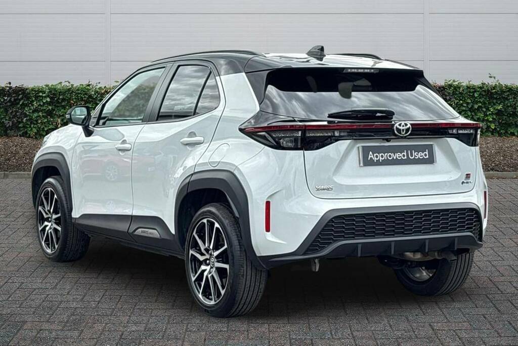 Toyota Yaris Cross 1.5 Hybrid 130 Gr Sport Cvt Grey