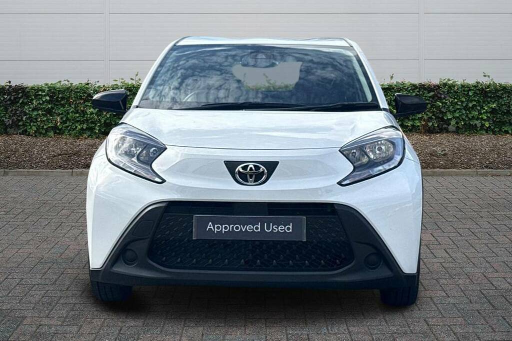 Toyota Aygo X 1.0 Vvt-i Pure LM24YJW White #3
