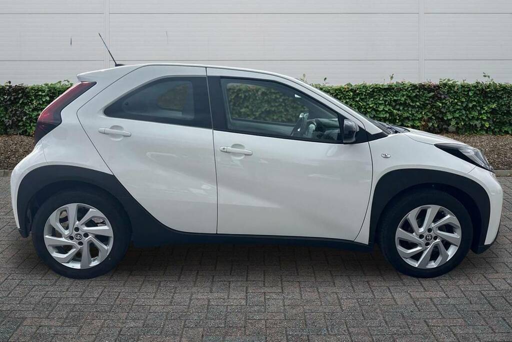 Toyota Aygo X 1.0 Vvt-i Pure WR23EDF White #5