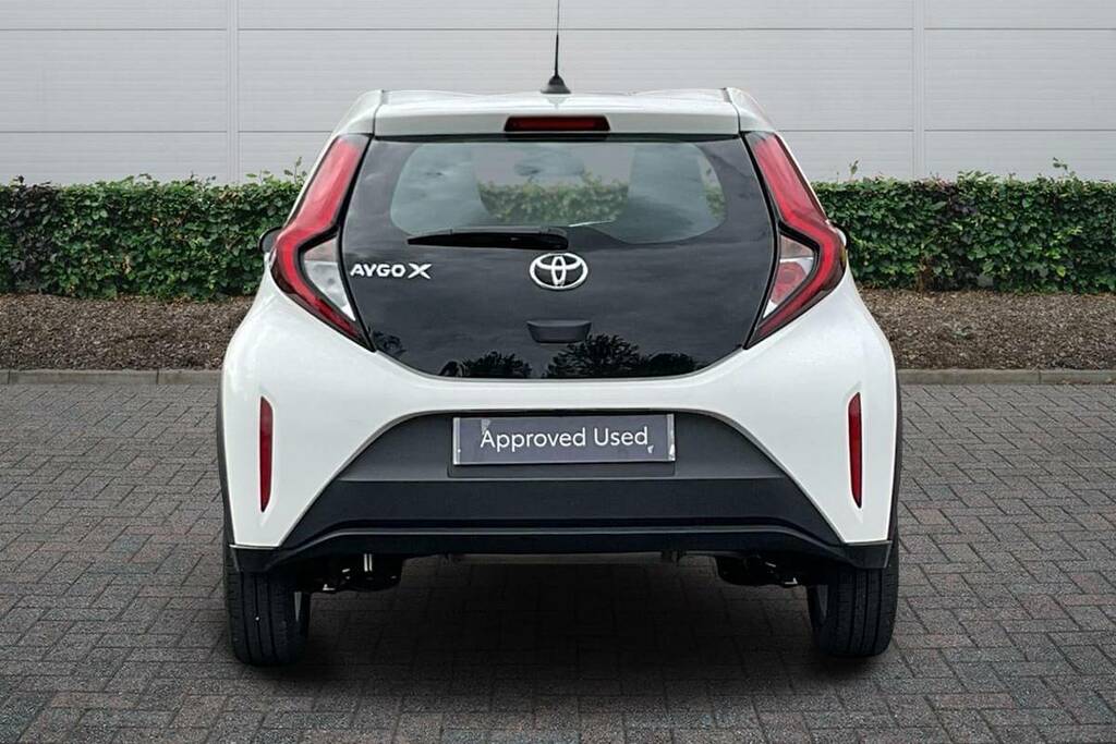 Toyota Aygo X 1.0 Vvt-i Pure FP24SZC White #4