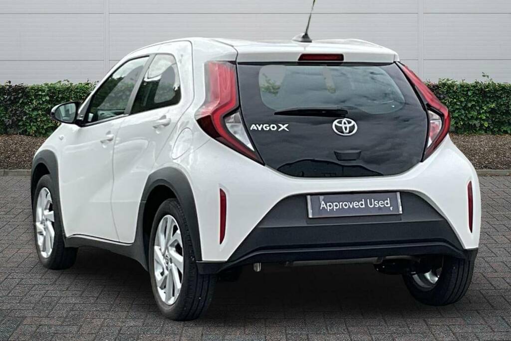Toyota Aygo X 1.0 Vvt-i Pure FP24SZC White #2