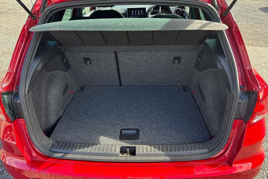 Seat Arona 1.0 Tsi 110 Fr VK73FYD Red #2