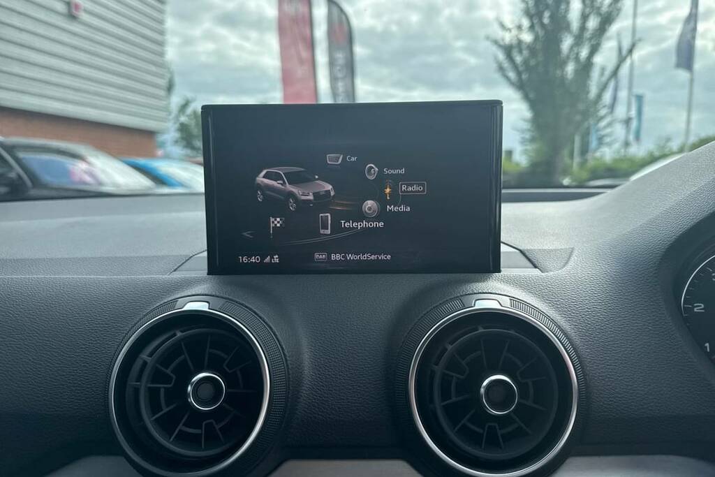Audi Q2 30 Tdi S Line S Tronic Black #3