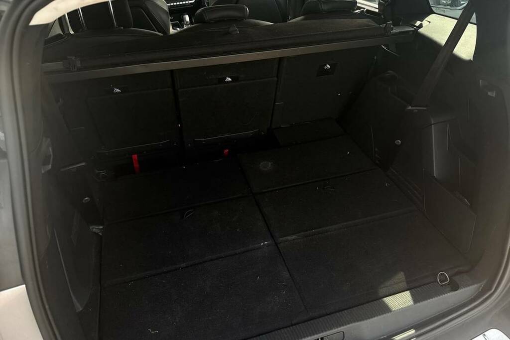 Peugeot 5008 1.2 Puretech Allure Premium Eat8 Grey #2