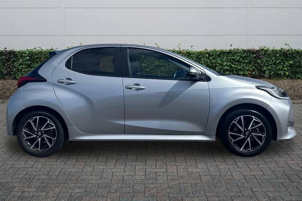 Toyota Yaris 1.5 Hybrid Design Cvt KR72YBL Silver #5