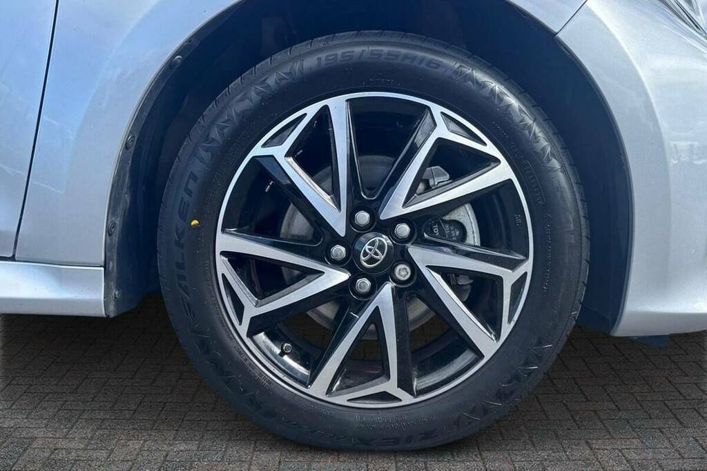 Toyota Yaris 1.5 Hybrid Design Cvt KR72YBL Silver #6