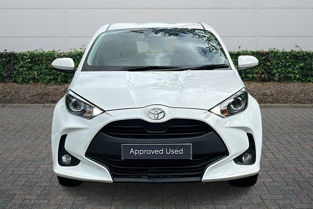 Toyota Yaris 1.5 Hybrid Icon Cvt BU24SVX White #3